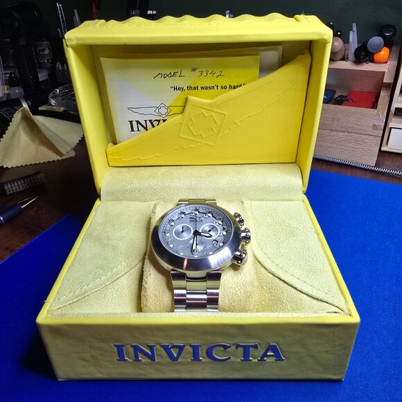 Invicta Chronograph Watch - Picture 1 of 7